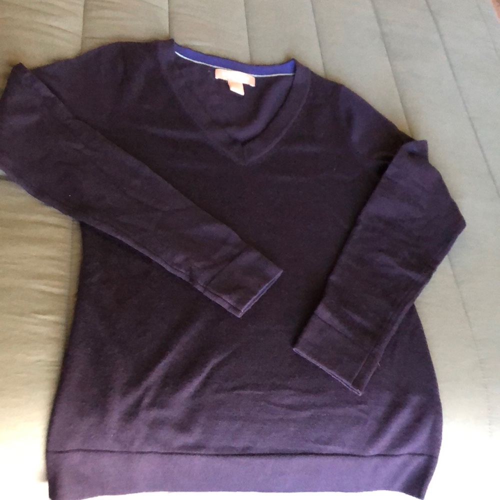 Like new, deep navy blue sweater